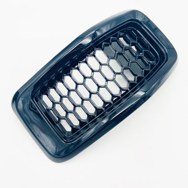 Решетка радиатора на Jeep Cherokee 2014-2018 Black 68303626AA 423029 фото Решетка радиатора на Jeep Cherokee 2014-2018 Black 68303626AA 423029 фото