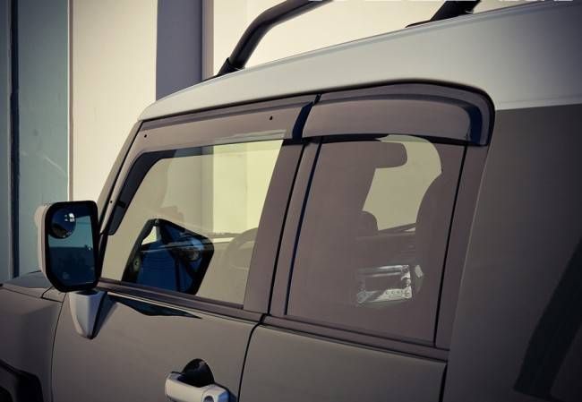 Дефлекторы окон на Toyota FJ Cruiser 2007-2014 Premium Series WELLvisors 3-847TY021 45640 фото