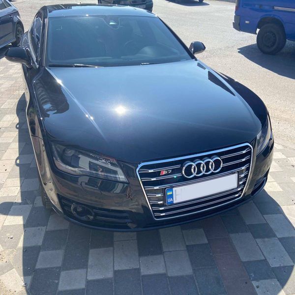 Решетка радиатора на Audi A7 2010-2014 в стиле S7 Chrome Black 241010 фото