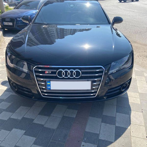 Решетка радиатора на Audi A7 2010-2014 в стиле S7 Chrome Black 241010 фото
