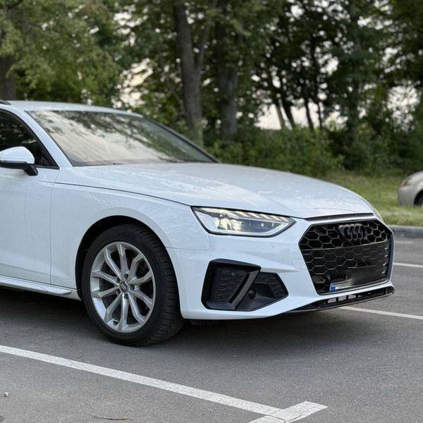 Решітки переднього бампера на Audi A4 B9 2020- S-Line бампер чорний глянець 431236 фото