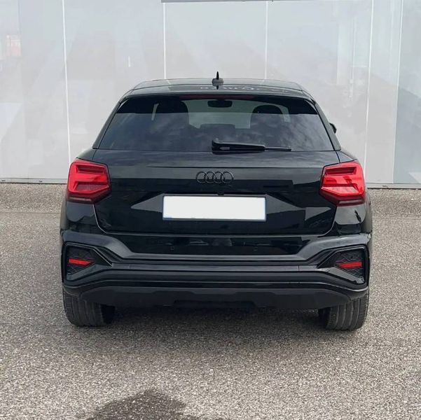 Автологотип емблема чорні кільця Audi Q2 2017- Black Edition на кришку багажника 8K5853302 232877 фото