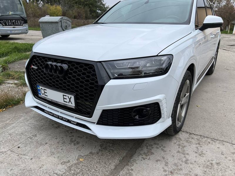 Передний бампер на Audi Q7 2015-2020 в стиле RS V2 21369 фото