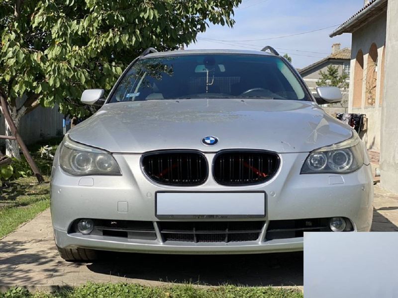 Решітка радіатора на BMW 5 E60, E61 2003-2010 M-Look Black 429035 фото Решітка радіатора на BMW 5 E60, E61 2003-2010 M-Look Black 429035 фото