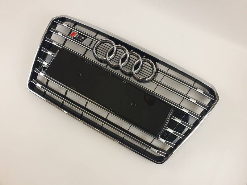 Решетка радиатора на Audi A7 2010-2014 в стиле S7 Chrome Black 241010 фото