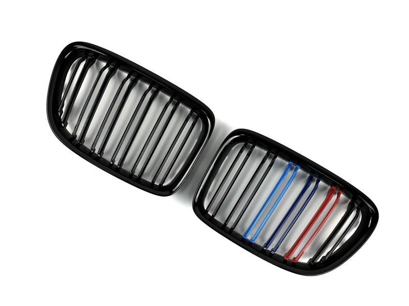 Решетка радиатора на BMW X1 E84 2009-2015 M-color 429010 фото Решетка радиатора на BMW X1 E84 2009-2015 M-color 429010 фото