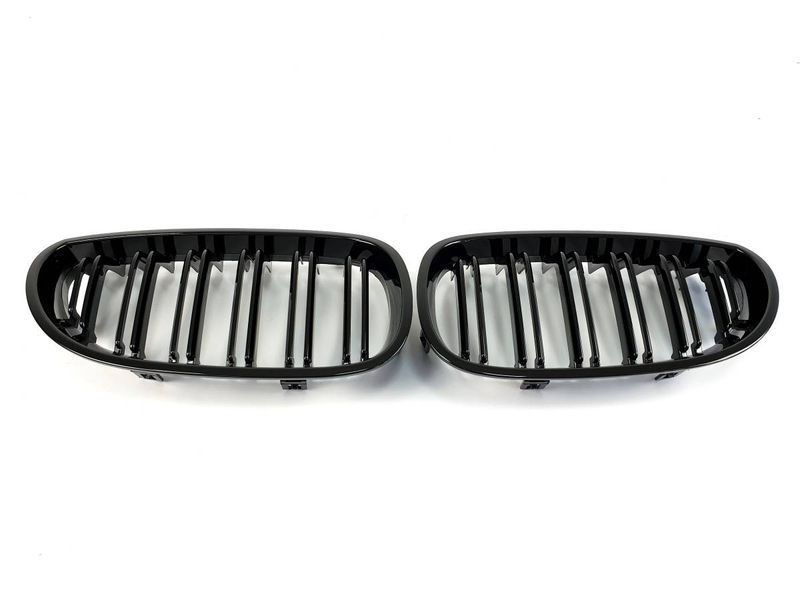 Решітка радіатора на BMW 5 E60, E61 2003-2010 M-Look Black 429035 фото Решітка радіатора на BMW 5 E60, E61 2003-2010 M-Look Black 429035 фото
