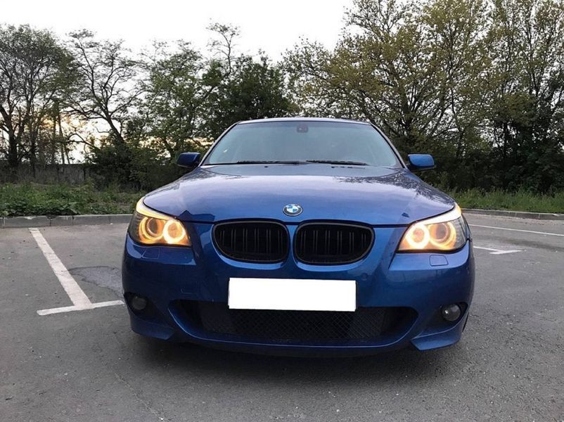 Решітка радіатора на BMW 5 E60, E61 2003-2010 M-Look Black 429035 фото Решітка радіатора на BMW 5 E60, E61 2003-2010 M-Look Black 429035 фото