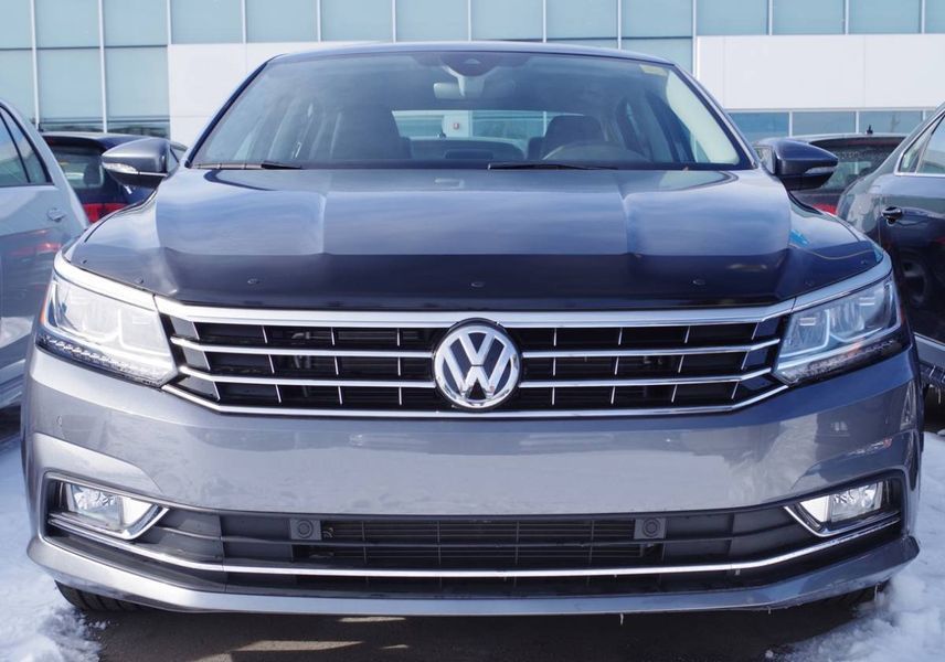 Дефлектор капоту на Volkswagen Passat NMS 2016- USA FormFit Hood Protector HD 21D16 229305 фото