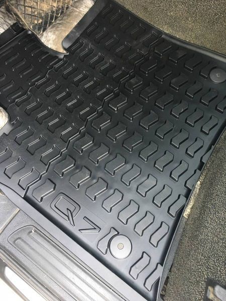 Килимки для Audi Q7 2006-2015 передні VAG 4L1061501041 35745 фото