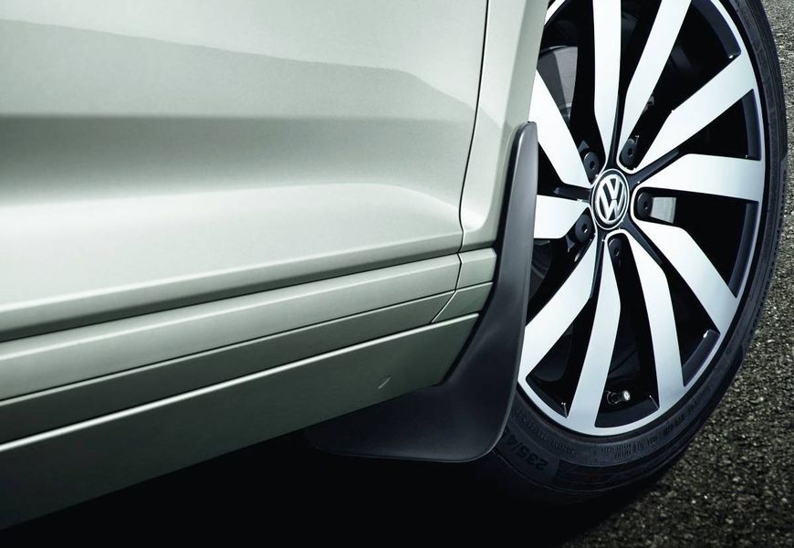 Брызговики на Volkswagen Passat B8 2014- передние VAG 3G0075111 35671 фото