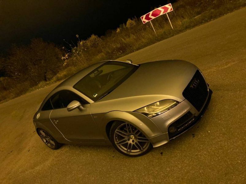 Решетка радиатора на Audi TT 2010-2014 в стиле TTRS Black 429969 фото