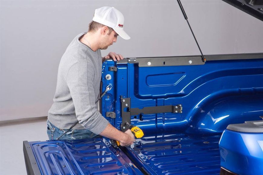 Ящик в кузов Mitsubishi L200 2019- пассажирская сторона UnderCover SwingCase SC800P 212659 фото