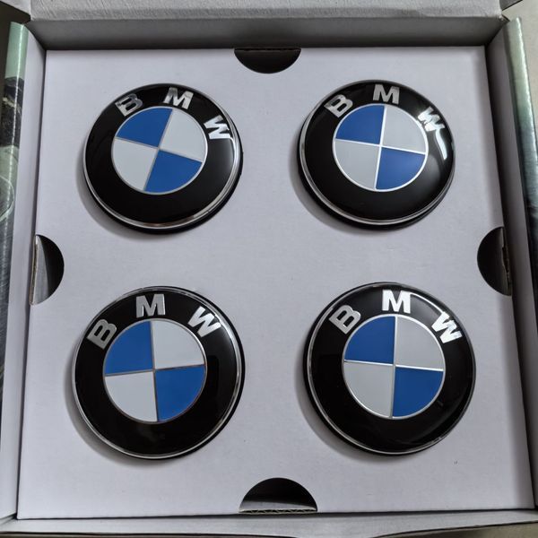 Комплект фиксированных колпачков на титановые диски BMW 68мм для F серии 424016 фото Комплект фиксированных колпачков на титановые диски BMW 68мм для F серии 424016 фото