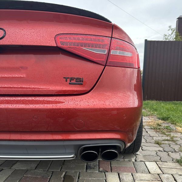 Насадки на выхлопные трубы Audi A4, A5, A6, A7 2011-2019 стиль S-Line Черные 430063 фото