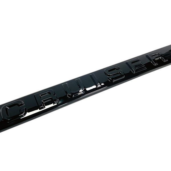 Чорна планка з написом Toyota Land Cruiser 200 2016-2022 Black глянець на двері багажника 521777 фото