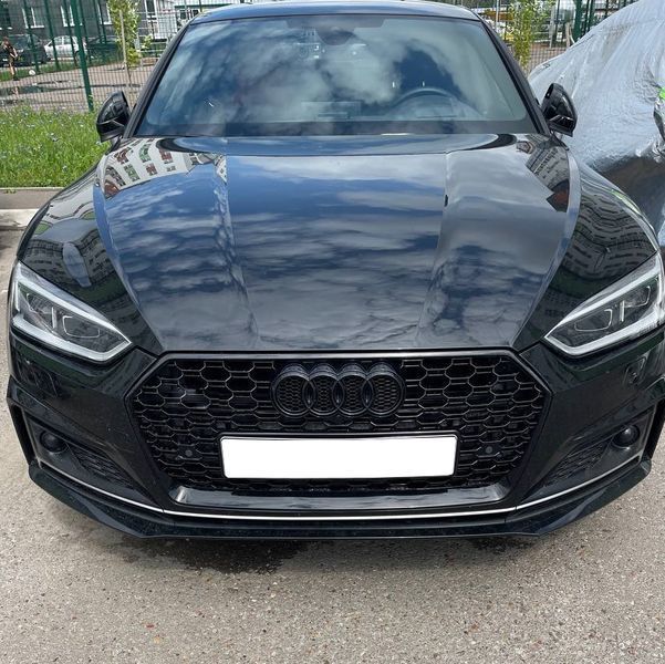 Решетка радиатора на Audi A5 2016-2020 в стиле RS5 Черный глянец 521582 фото