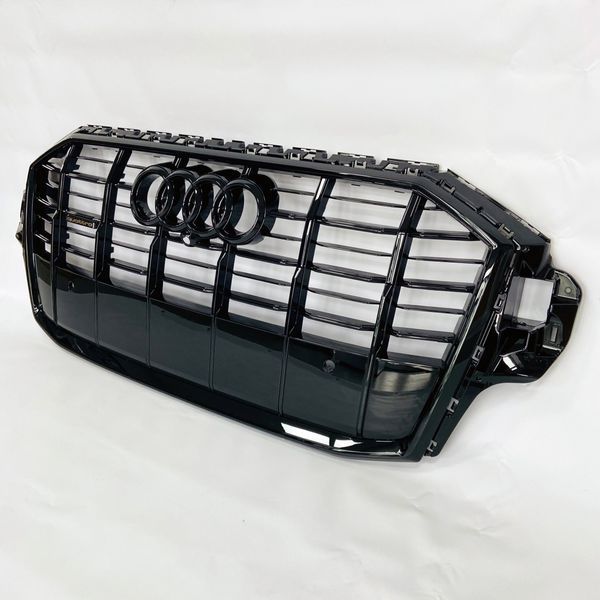 Решетка радиатора на Audi Q7 2020- Black 431244 фото