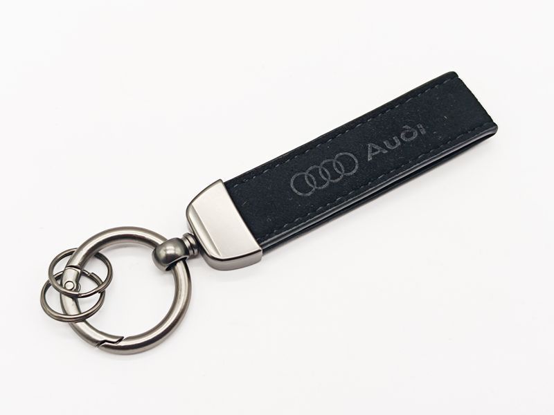 Автомобильный брелок на ключи Audi BrelOK черная замша 164304 фото