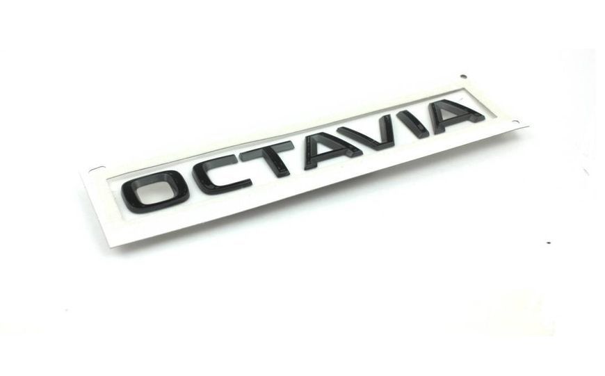 Автологотип шильдик эмблема надпись Skoda Octavia A7, A8 пластик черная на кришку багажника 37242 фото Автологотип шильдик эмблема надпись Skoda Octavia A7, A8 пластик черная на кришку багажника 37242 фото