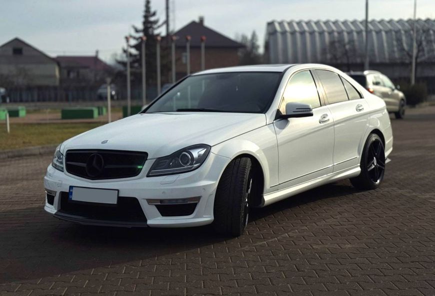 Решетка радиатора на Mercedes C-class W204 2007-2014 SL Flat Black 430750 фото