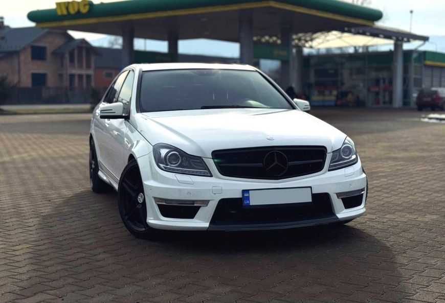 Решетка радиатора на Mercedes C-class W204 2007-2014 SL Flat Black 430750 фото