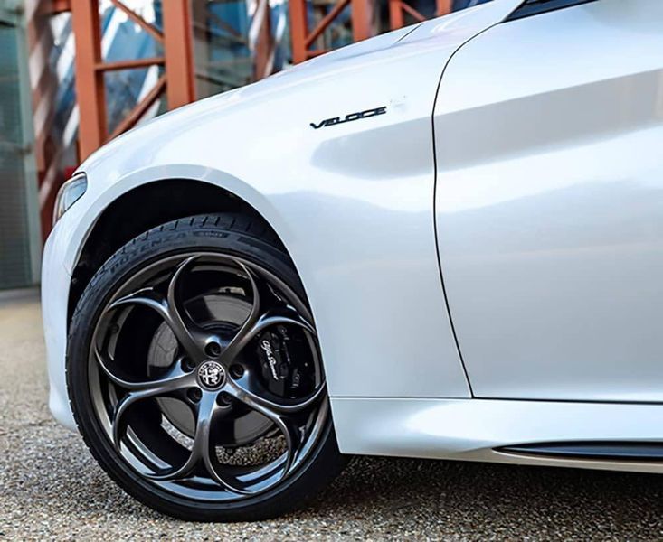 Автологотип емблема напис Alfa Romeo Veloce Black Edition на крила 2 штуки 425577 фото