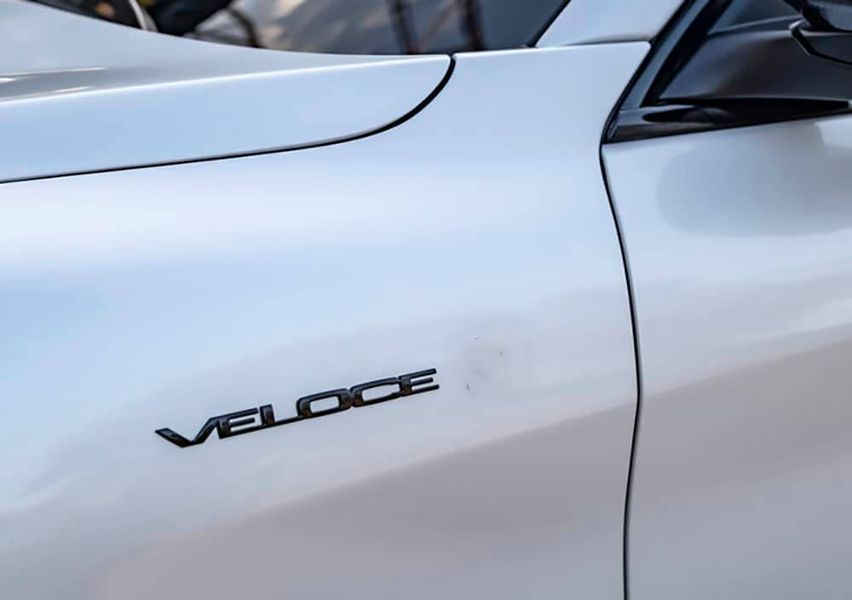 Автологотип емблема напис Alfa Romeo Veloce Black Edition на крила 2 штуки 425577 фото