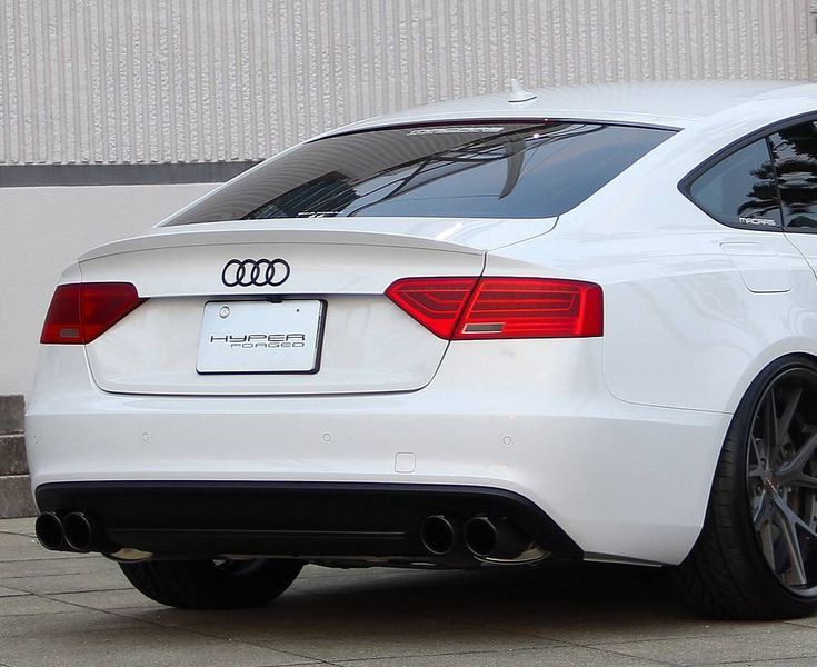Автологотип емблема чорні кільця Audi A5 2008-2016 Sportback Black Edition на кришку багажника 409813 фото