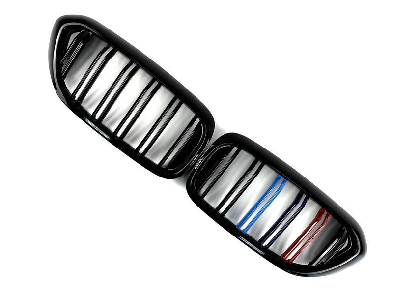 Решітка радіатора на BMW 5 G30, G31 2017-2020 M-Look M-color 429024 фото Решітка радіатора на BMW 5 G30, G31 2017-2020 M-Look M-color 429024 фото