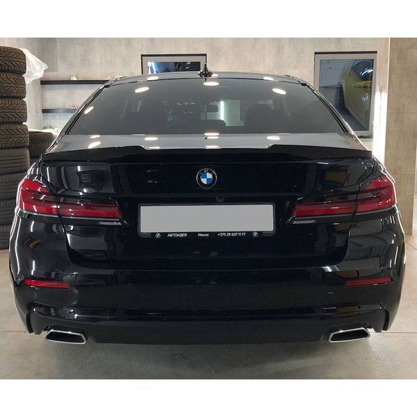 Спойлер на машину BMW 5 G30 2017-2022 в стиле М4 черный глянец 429878 фото
