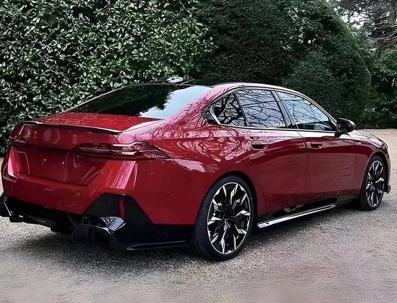 Комплект обвеса на BMW 5 G60 2023-M-paket 431060 фото Комплект обвеса на BMW 5 G60 2023-M-paket 431060 фото