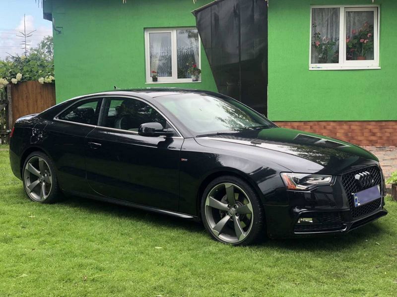 Решетка радиатора на Audi A5 2011-2016 в стиле RS5 Black 429938 фото Решетка радиатора на Audi A5 2011-2016 в стиле RS5 Black 429938 фото