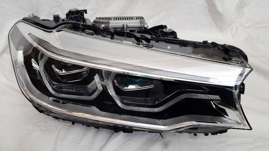Передние фары на BMW 5 Series G30 2017-2020 FULL LED вместо оригинальных ксеноновых фар SY 430405 фото