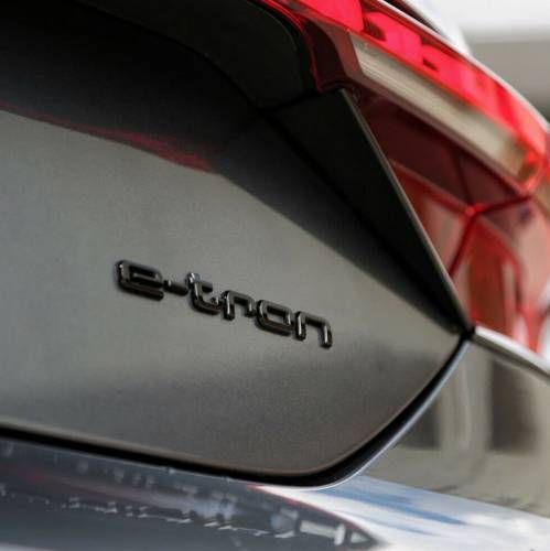 Автологотип емблема напис Audi e-tron Black Edition 115мм 4KE853601BT94 403763 фото