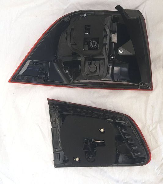 Задние фонари на Volkswagen Touareg NF 2011-2018 LED красные темные 430505 фото Задние фонари на Volkswagen Touareg NF 2011-2018 LED красные темные 430505 фото