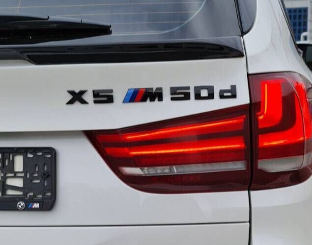 Автологотип емблема напис BMW X5m50d Black Shadow Edition чорний глянець 365154 фото Автологотип емблема напис BMW X5m50d Black Shadow Edition чорний глянець 365154 фото