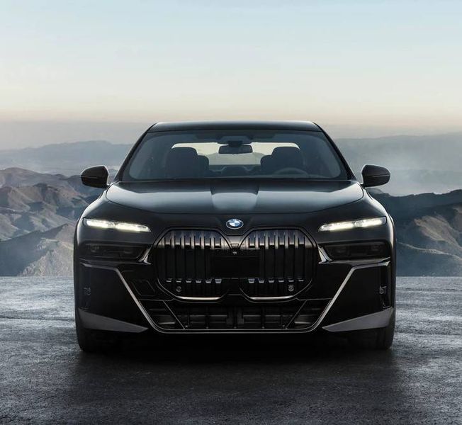 Решетка радиатора для BMW 7 Series G70 2023- Shadowline оригинал 51135A3DB03 424894 фото