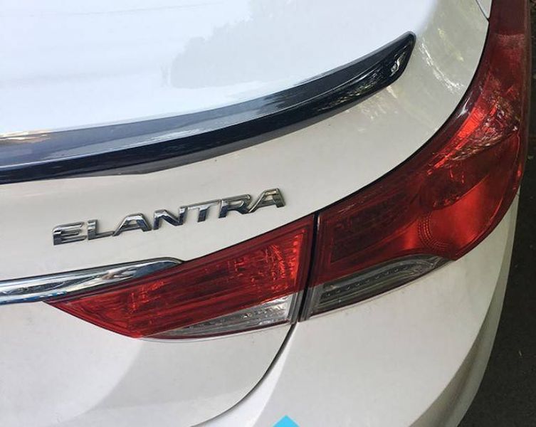 Спойлер на Hyundai Elantra 2012-2017 чорний глянець 352436 фото