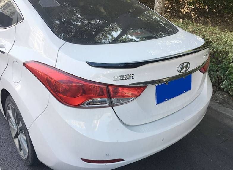 Спойлер на Hyundai Elantra 2012-2017 чорний глянець 352436 фото