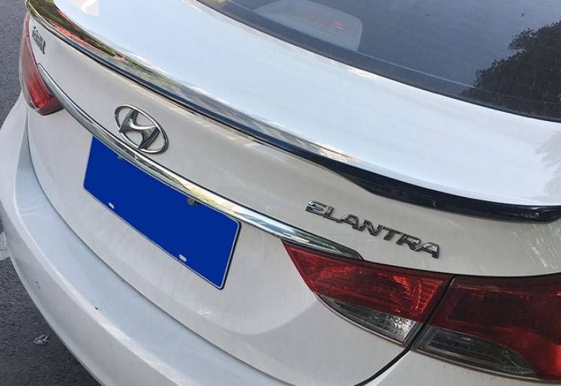 Спойлер на Hyundai Elantra 2012-2017 чорний глянець 352436 фото