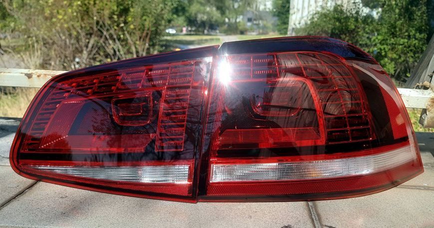 Задние фонари на Volkswagen Touareg NF 2011-2018 LED красные темные 430505 фото Задние фонари на Volkswagen Touareg NF 2011-2018 LED красные темные 430505 фото
