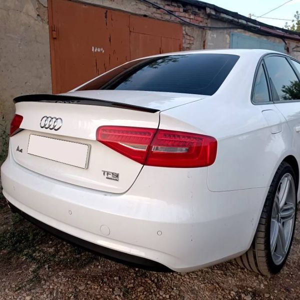 Спойлер на Audi A4 B8 2007-2015 чорний глянець 425955 фото Спойлер на Audi A4 B8 2007-2015 чорний глянець 425955 фото