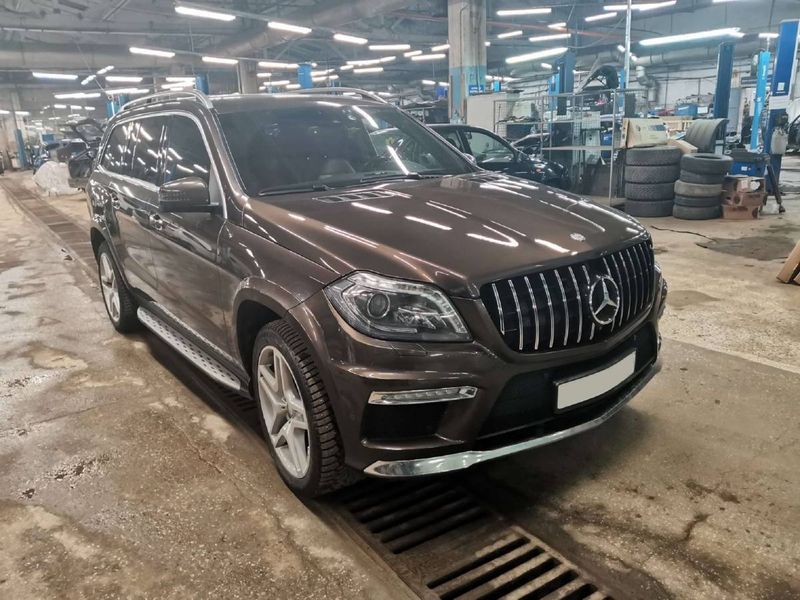 Решітка радіатора на Mercedes GL-class X166 2012-2015 GT Chrome Black 427625 фото Решітка радіатора на Mercedes GL-class X166 2012-2015 GT Chrome Black 427625 фото
