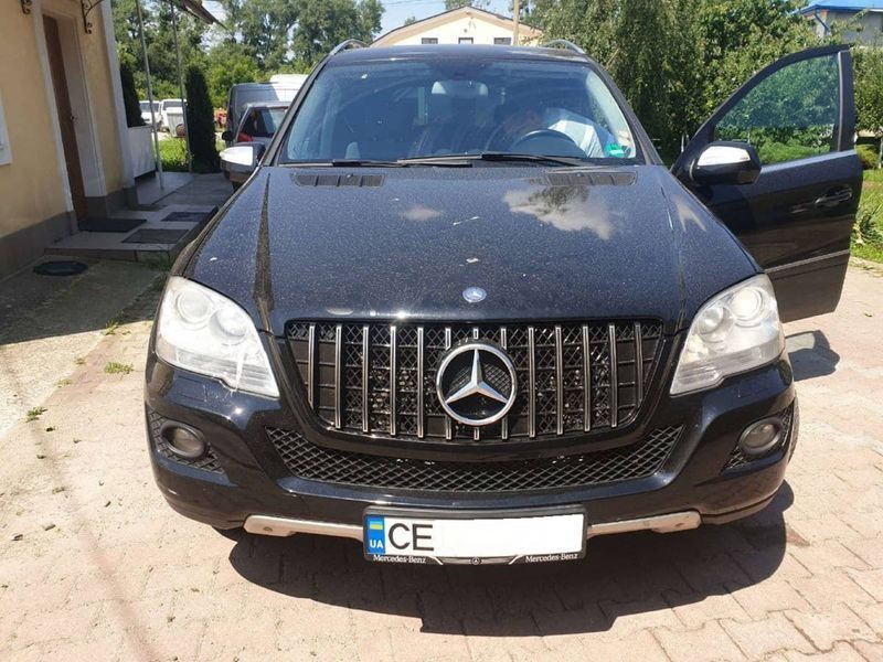 Решетка радиатора на Mercedes M-class W164 2008-2011 GT Chrome Black 427602 фото