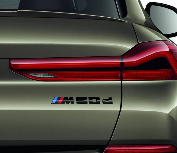 Логотип напис M50D для BMW X6 G06 2018- чорний оригінал 51142472841 415736 фото Логотип напис M50D для BMW X6 G06 2018- чорний оригінал 51142472841 415736 фото