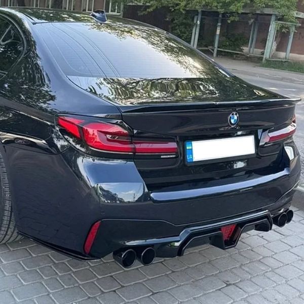 Диффузор заднего бампера BMW 5 G30 2017-2024 Черный глянец (стиль M5 CS + лед фонарь) 429718 фото