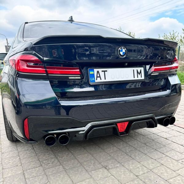 Диффузор заднего бампера BMW 5 G30 2017-2024 Черный глянец (стиль M5 CS + лед фонарь) 429718 фото
