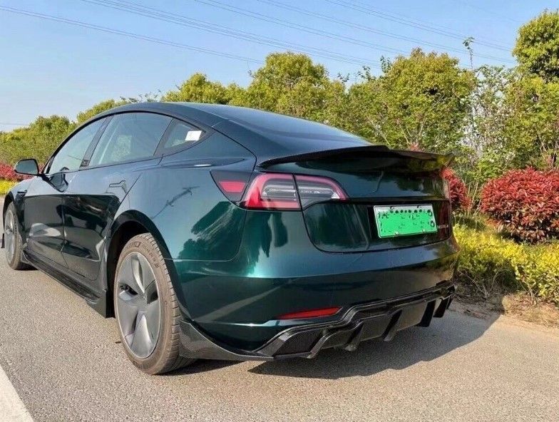 Спойлер на машину Tesla Model 3 2017-2023 IKON Style черный глянец 523346 фото