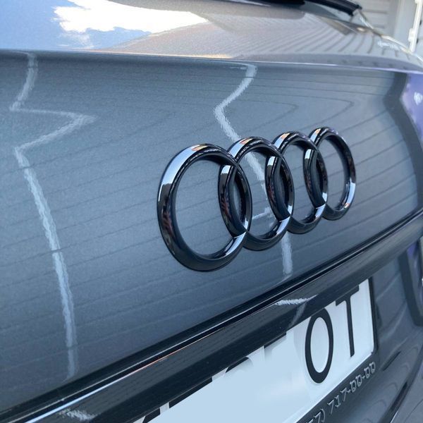 Автологотип емблема чорні кільця Audi Q5 2017- Black Edition на кришку багажника 80A071802 232925 фото